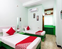Khách sạn OYO 24109 Hotel Santushti (Dewas, Ấn Độ)