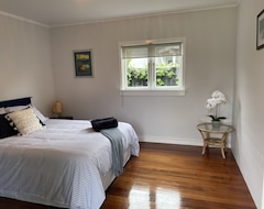 Entire House / Apartment Great Holiday Accommodation At Kairakau Beach (Central Hawke's Bay, New Zealand)