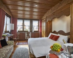 Khách sạn Hotel Bellevue Suites & SPA (Cortina d'Ampezzo, Ý)
