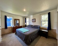 Entire House / Apartment Cottage Cove · Lake Huron Beach Cottage No. 1 (Oscoda, USA)