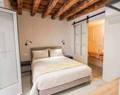 Khách sạn Velo Vern 1- Beautiful New Apartment 2 Bed Ensuite (Palamòs, Tây Ban Nha)