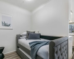 Views And Hotel-style Extras In A Great Location (Melbourne, Australia)