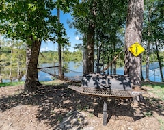 Toàn bộ căn nhà/căn hộ The Only Vrbo On The North End Of Toledo Bend. Cabin With Lakefront Access (Logansport, Hoa Kỳ)