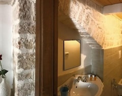 Khách sạn Trulli Family (Alberobello, Ý)
