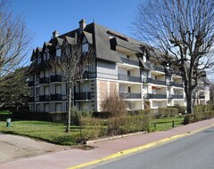 Cijela kuća/apartman Limite Deauville à  200 M De La Plage. Rue De La Mer, Vue Sur Jardin (Tourgéville, Francuska)