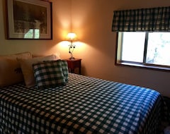 Entire House / Apartment Whispering Pines Cabin At Hyatt Lake ~ 3rd Night Free~ Sleeps 8 (Ashland, USA)