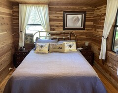 Hele huset/lejligheden Secluded Cabin On A Private Ranch 20 Mins To Colorado Bend State Park Now Open! (Lampasas, USA)