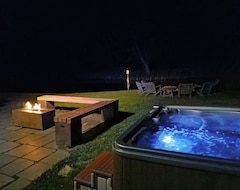 Tüm Ev/Apart Daire Stratton Ski House ~ Shuttle To Lifts. Hot Tub And Fireplaces Modern 5-star Home (Manchester, ABD)