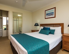 Hotel Coral Towers Holiday Suites (Cairns, Australia)