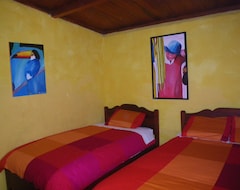 Hotel La Casa Amarilla (Baños, Ecuador)