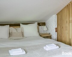 Toàn bộ căn nhà/căn hộ Stunning Home In Rokovci With Wifi And 2 Bedrooms (Vinkovci, Croatia)