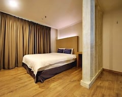 Hotel Central (Changwon, South Korea)
