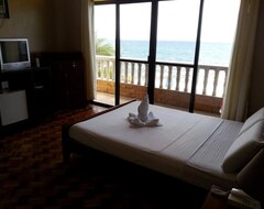 Casa/apartamento entero A Beautiful Beach Resort Between The Sea Waterfront And Gentle Rapids (Concepcion, Filipinas)