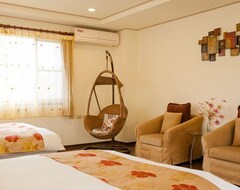 Hotel Deep Breathing B&B Toyotomi Hideyoshi Gallery (Shoufeng Township, Taiwan)