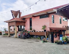 As Resto,cafe & Hotel Mitra Reddoorz (Berastagi, Indonezija)