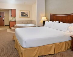 Holiday Inn Express Hotel & Suites Lincoln-Roseville Area, An Ihg Hotel (Lincoln, USA)