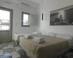 Otel Impresionante Fira Rooms (Fira, Yunanistan)