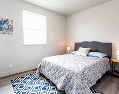 Entire House / Apartment Brand Spankin New 4 Bedroom Home Sleeps 8 (Kimberly, USA)