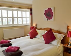 Koko talo/asunto 4 Bedroom Accommodation In Buckton, Near Flamborough (Burton Agnes, Iso-Britannia)