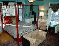 Hotel Red Elephant Inn Bed And Breakfast (North Conway, USA)