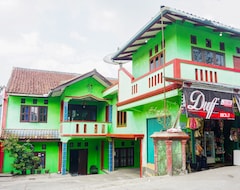 Khách sạn Oyo 92997 Villa Hj Karnadi (Bogor, Indonesia)