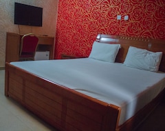 Hotel Owees Place (Ikeja, Nigerija)