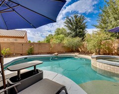 Cijela kuća/apartman Luxe Family Home W/ Pool, 13 Mi To Dtwn Phoenix! (Laveen, Sjedinjene Američke Države)