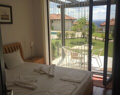 Hotelli Bay View Villas - Luxury Villa Set On The Hill Overlooking Sunny Beach With Pool (Kosharitsa, Bulgaria)