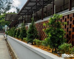 Khách sạn The Newly Launched Mulyo Hotel - Teluk Kemang (Port Dickson, Malaysia)