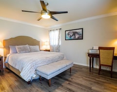 Koko talo/asunto 2 Miles From Wec With 2 Paddocks + King Bed! (Ocala, Amerikan Yhdysvallat)