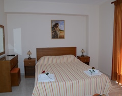Hotelli Maria's Filoxenia Suites (Drepano, Kreikka)