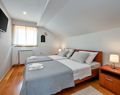 Toàn bộ căn nhà/căn hộ 3 Bedroom Accommodation In Maglenca (Veliko Trojstvo, Croatia)