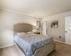 Tüm Ev/Apart Daire Blue Door Oasis, Cozy 3 Bedroom, 2 Bathroom Home (Spanaway, ABD)