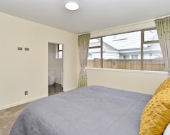 Hotel Clyde 106 - Christchurch Holiday Homes (Christchurch, New Zealand)