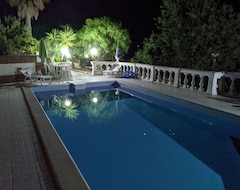 Toàn bộ căn nhà/căn hộ Exquisite Holiday Villa, Spacious Terrace And Pool In The Sicilian Countryside (Ciminna, Ý)
