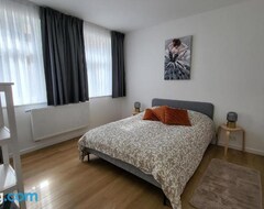 Koko talo/asunto Private rooms - European Quarter (Etterbeek, Belgia)
