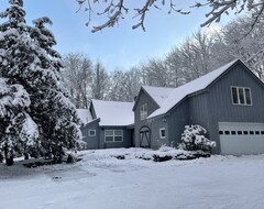 Koko talo/asunto Beautiful West Dover Home - Short Drive To Mt. Snow. 3br 2ba 1hf Ba, Sleeps 6-8 (West Dover, Amerikan Yhdysvallat)