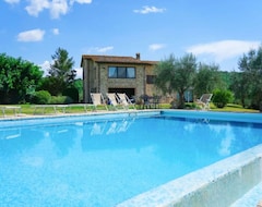 Hele huset/lejligheden Vacation Home Nocino (tdi140) In Todi - 6 Persons, 3 Bedrooms (Lodi, Italien)