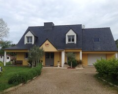 Toàn bộ căn nhà/căn hộ Warm Family Villa With Swimming Pool 400-2400 € / Week (Plouhinec, Pháp)