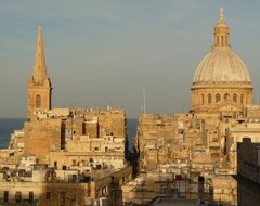 Hele huset/lejligheden Apartment 150sqm- Historical Character- Fascinating Views Over Old Town And Sea (La Valletta, Malta)