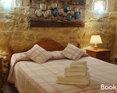 Koko talo/asunto B&s Accommodation Renovated 18 Century House Of Character In Ghaxaq (Għaxaq, Malta)