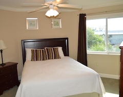 Hotel Beachfront Condo with Beautiful Views of the Gulf Discount through Christmas! (Englewood, USA)