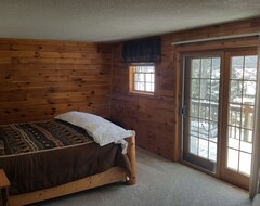Toàn bộ căn nhà/căn hộ Beautiful Adirondack Home on Great Sacandaga Lake with Private Lakefront (Hadley, Hoa Kỳ)