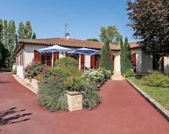 Toàn bộ căn nhà/căn hộ Beautiful Villa With Private Garden In Pineuilh Aquitaine (Pineuilh, Pháp)