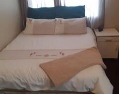 Hotel African Sky Guesthouse (Windhoek, Namibia)