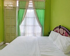 Khách sạn Oyo 92849 Hotel Dienda Hayu (Praya, Indonesia)