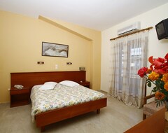 Otel Bintzan Inn (Gastouri, Yunanistan)