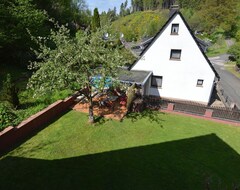 Toàn bộ căn nhà/căn hộ Cozy Holiday Home In Hellenthal Eifel With Garden (Hellenthal, Đức)