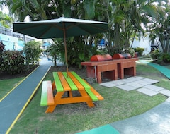 Khách sạn Plum Tree Club (Worthing, Barbados)