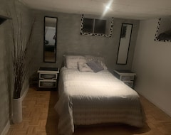 Toàn bộ căn nhà/căn hộ Cozy 2 Bed Appartement Short Term Or Rent Room Per Night 20 Min From Ottawa (Casselman, Canada)